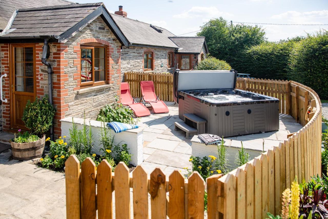 Croft Farm & Celtic Cottages Cardigan Extérieur photo
